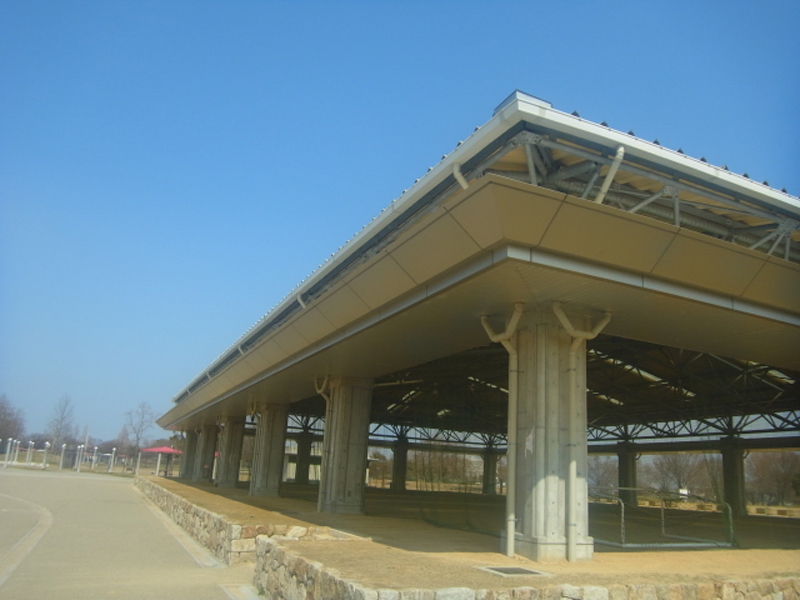 屋外運動場アルミ庇