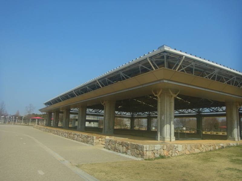 屋外運動場アルミ庇