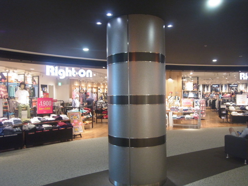 ショッピングモール柱飾り