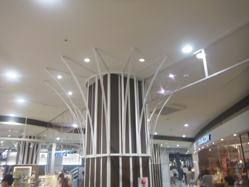 ショッピングモール柱飾り